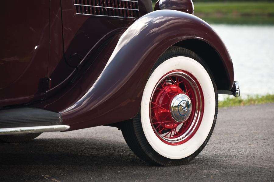  Ford DeLuxe Roadster 1935 года  (фото 37 из 41)
